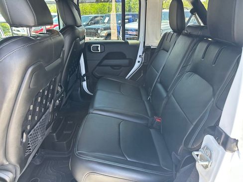 Used 2023 Jeep Wrangler Unlimited Rubicon 4xe w/ Cold Weather Group AWD/4WD image 33