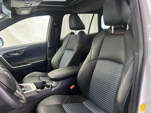 Used 2020 Toyota RAV4 XSE image 15