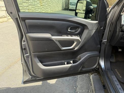 Used 2017 Nissan Titan SV RWD image 24