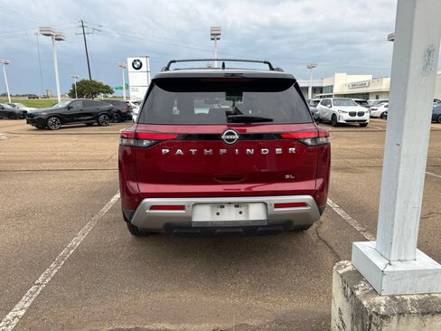 Used 2022 Nissan Pathfinder SL FWD image 6