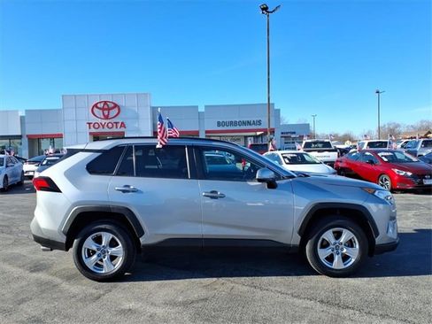 Used 2021 Toyota RAV4 XLE image 2