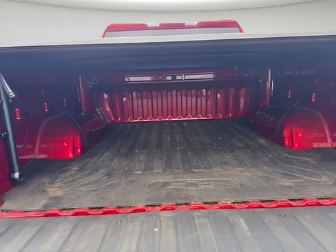 Used 2025 Chevrolet Silverado 1500 LT Trail Boss w/ Convenience Package II AWD/4WD image 11