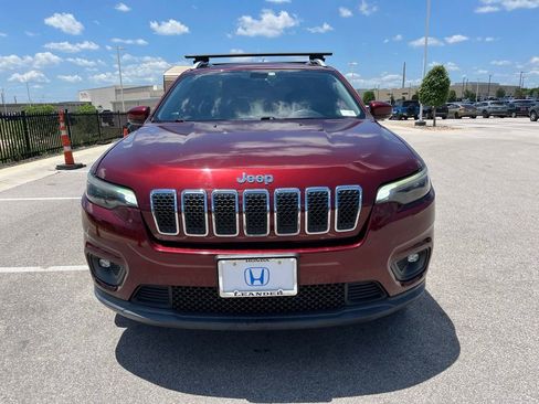 Used 2019 Jeep Cherokee Latitude Plus AWD/4WD image 2