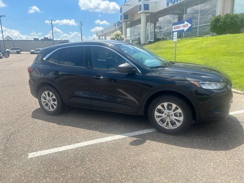 Used 2023 Ford Escape Active w/ Tech Pack #1 AWD/4WD image 7