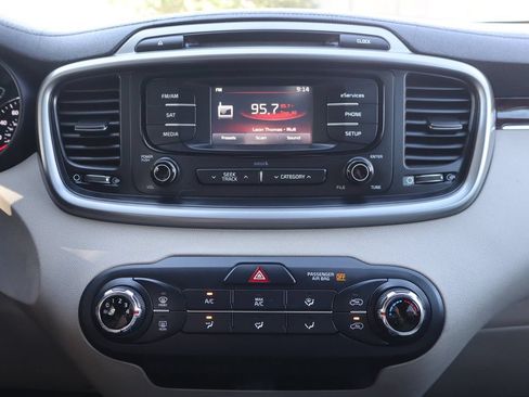 Used 2016 Kia Sorento LX AWD/4WD image 36