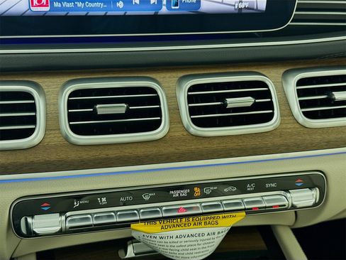 Used 2026 Mercedes-Benz GLS 450 4MATIC image 17