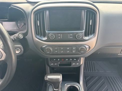 Used 2019 Chevrolet Colorado Z71 AWD/4WD image 19