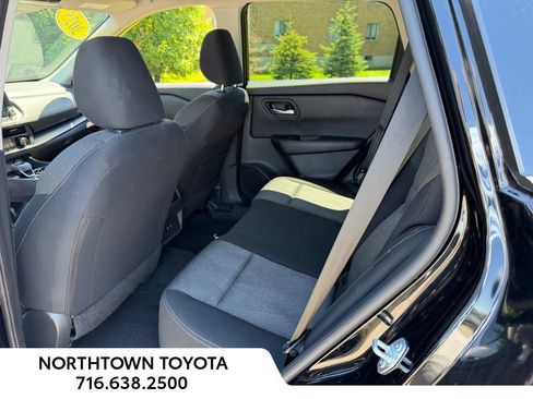 Used 2025 Nissan Rogue SV AWD/4WD image 14