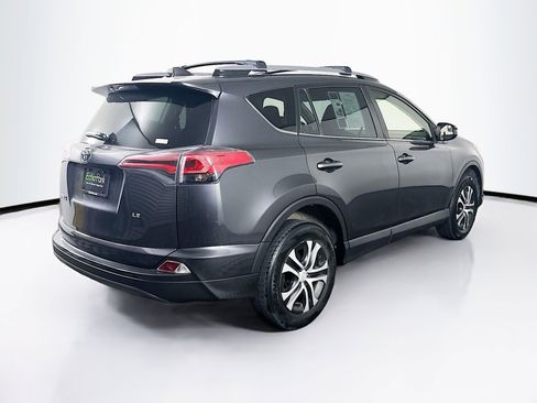 Used 2018 Toyota RAV4 LE image 9