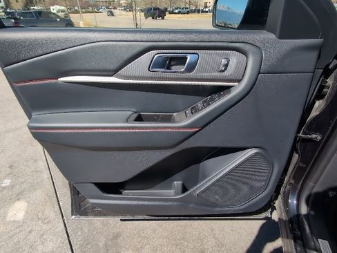 Used 2025 Ford Explorer ST-Line w/ ST-Line Street Pack AWD/4WD image 10