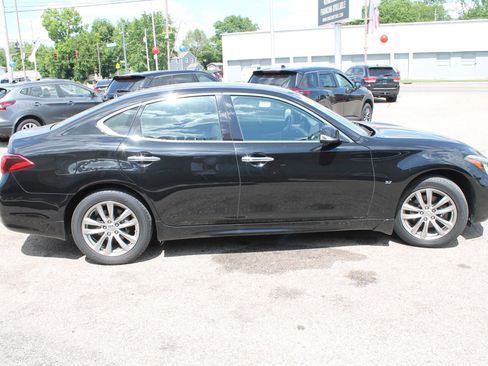 Used 2019 INFINITI Q70 Luxe w/ Proactive Package AWD/4WD image 6