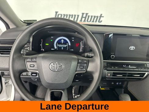 Used 2025 Toyota Camry LE FWD image 12