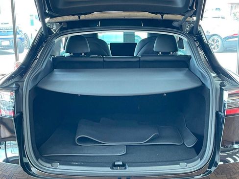 Used 2023 Tesla Model Y Long Range AWD/4WD image 18