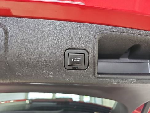 Certified 2023 GMC Terrain SLE w/ Driver Convenience Package FWD image 17