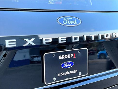 Used 2025 Ford Expedition Max Platinum image 9