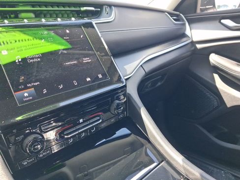 Used 2023 Jeep Grand Cherokee Laredo image 23