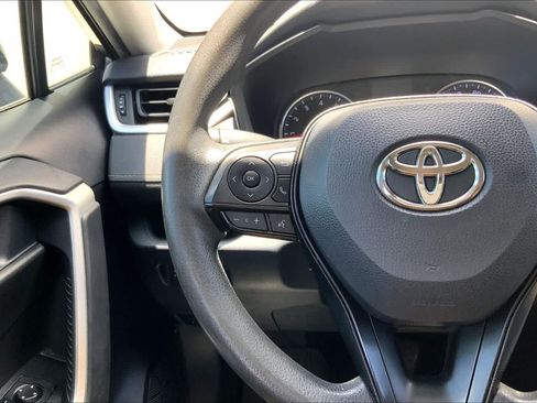 Used 2020 Toyota RAV4 LE AWD/4WD image 24