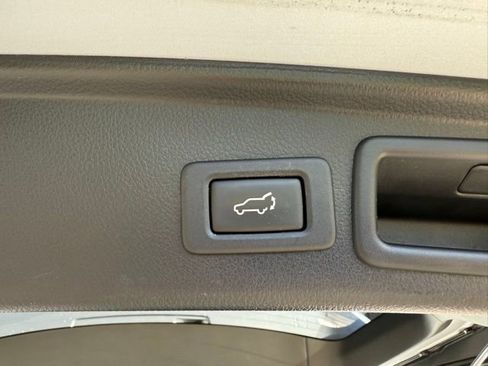 Used 2014 Subaru Forester 2.5i Limited image 28