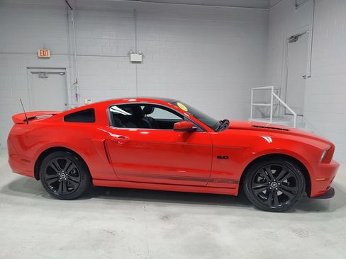 Used 2014 Ford Mustang GT w/ Equipment Group 402A RWD image 5