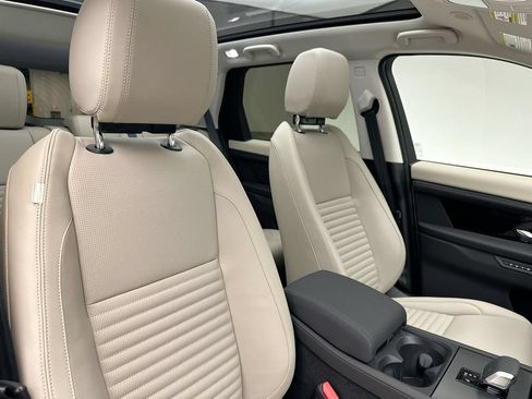 Used 2025 Land Rover Discovery Sport S AWD/4WD image 4