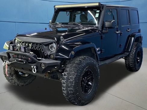 Used 2017 Jeep Wrangler Unlimited Sahara image 5