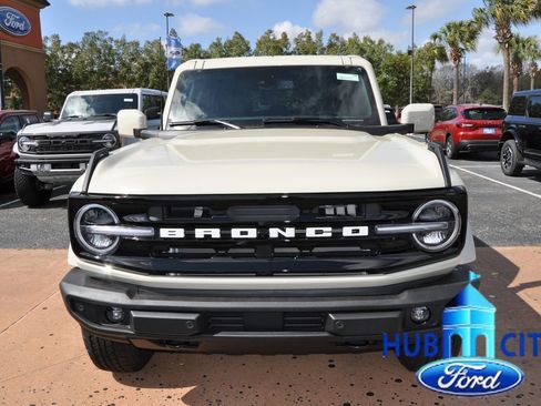 New 2026 Ford Bronco Outer Banks image 8