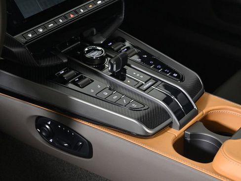 Used 2025 Aston Martin Vanquish image 19