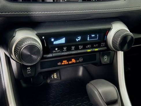 Certified 2023 Toyota RAV4 LE AWD/4WD image 17