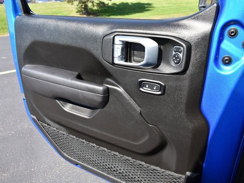 Used 2024 Jeep Wrangler Sport AWD/4WD image 25