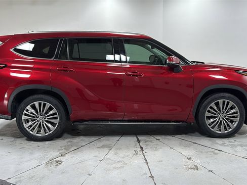 Certified 2020 Toyota Highlander Platinum image 6