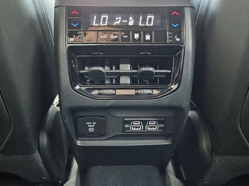 Used 2023 Jeep Grand Cherokee L Summit w/ High Altitude Package AWD/4WD image 28