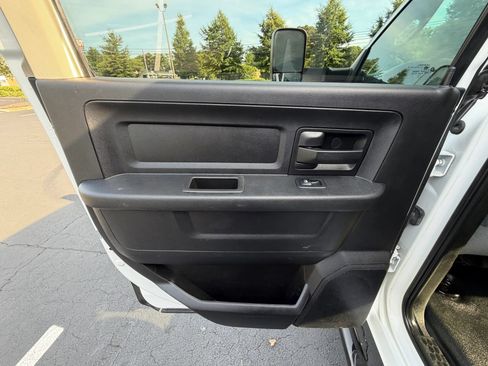 Used 2018 RAM 3500 Tradesman RWD image 16