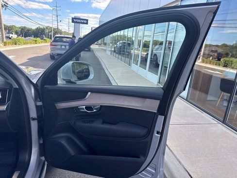 Certified 2025 Volvo XC90 B6 Plus AWD/4WD image 14