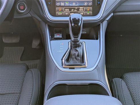 Used 2024 Subaru Outback Premium image 15