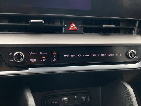 Used 2023 Kia Sportage EX FWD image 22