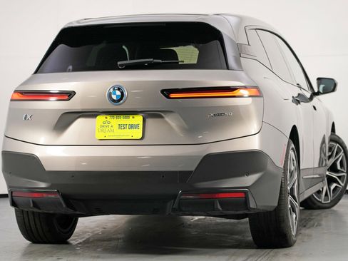 Used 2022 BMW iX xDrive50 w/ Premium Package image 5