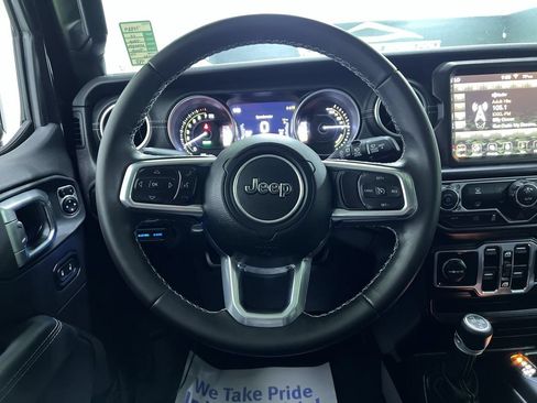 Used 2022 Jeep Wrangler Unlimited Sahara AWD/4WD image 20