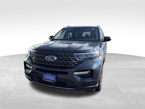Used 2023 Ford Explorer XLT w/ Equipment Group 202A AWD/4WD image 2