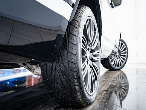 Used 2023 Land Rover Range Rover Velar R-Dynamic S image 42