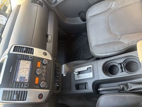 Used 2016 Nissan Frontier PRO-4X w/ Pro-4x Luxury Package image 30