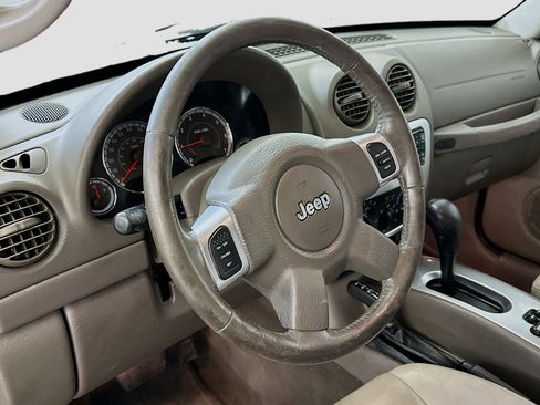 Used 2006 Jeep Liberty Limited image 17