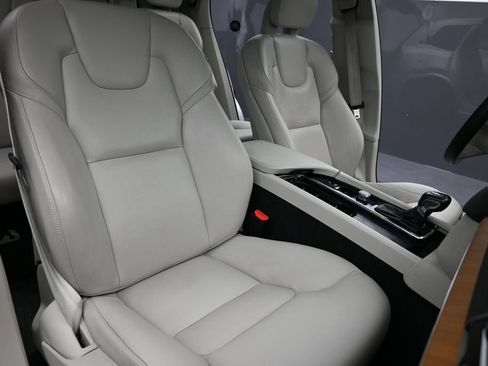 Used 2022 Volvo XC90 T6 Momentum w/ Advanced Package AWD/4WD image 21