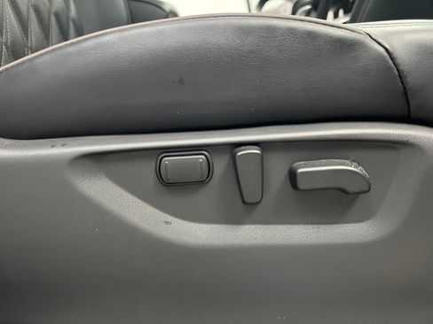 Used 2024 Nissan Armada Platinum w/ Captain's Chairs Package image 30