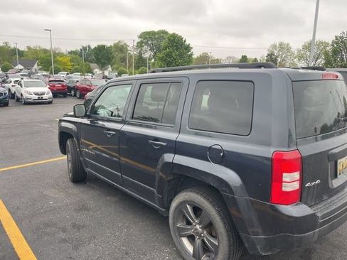 Used 2015 Jeep Patriot High Altitude AWD/4WD image 2