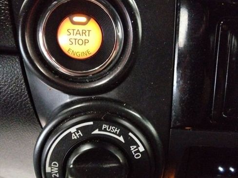 Used 2023 Nissan Titan PRO-4X w/ Pro-4x Convenience Package image 19