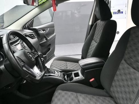 Used 2017 Nissan Rogue Sport SV w/ SV All-Weather Package AWD/4WD image 26