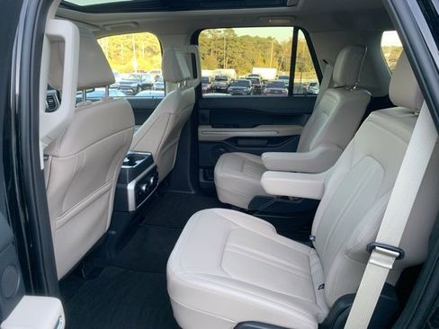Used 2024 Ford Expedition Limited image 28