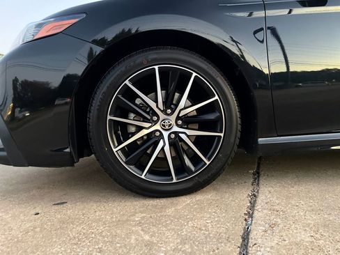 Used 2022 Toyota Camry SE image 21