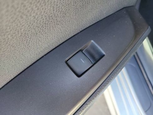 Used 2021 Toyota Camry SE image 14