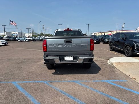 Used 2022 Chevrolet Colorado W/T RWD image 6